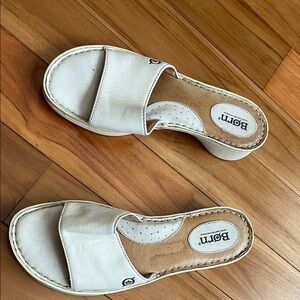 Born Women's Cream Slide Sandals